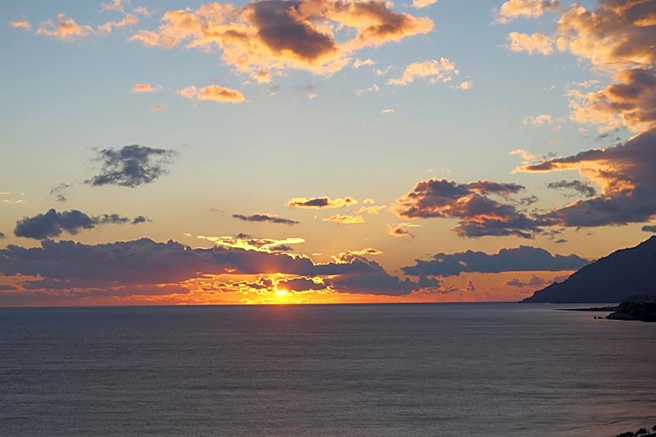 Jason Rooms & Studios