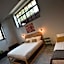 GARAGE47 Storica Officina Meccanica LOFT B&B iN PIENZA