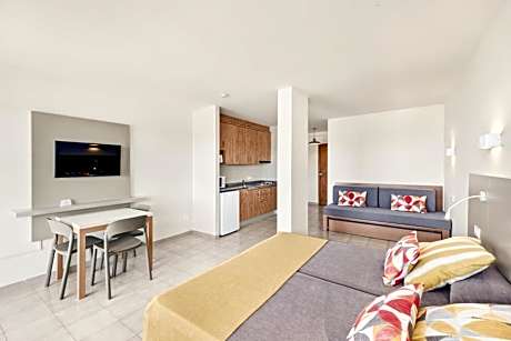 Studio with Sea View