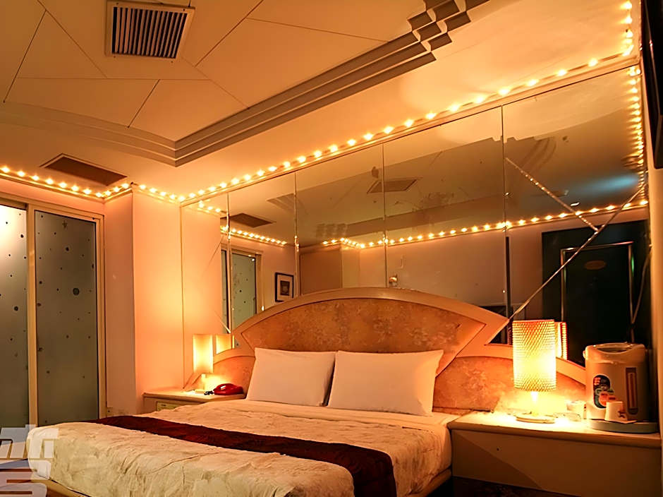 Broadway Hotel