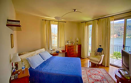 Junior Suite with Balcony