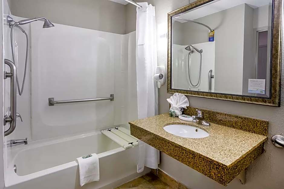 Baymont by Wyndham La Vergne