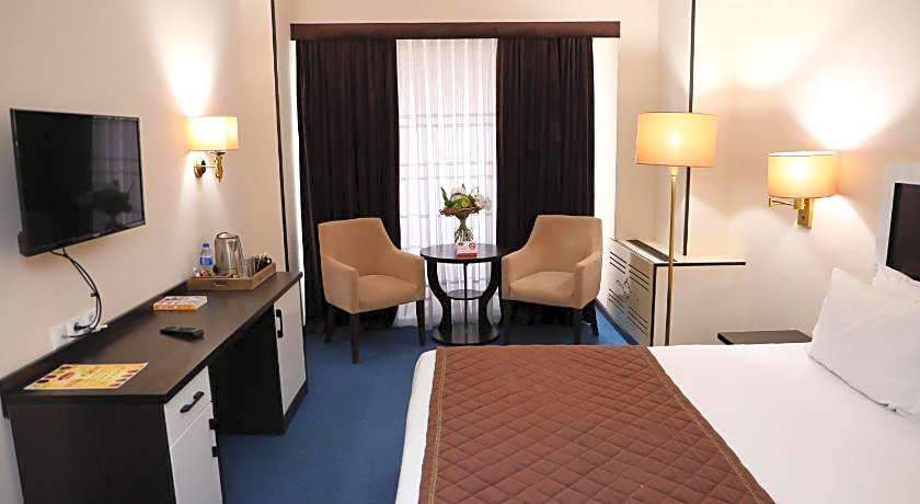 Le Grande Plaza Hotel