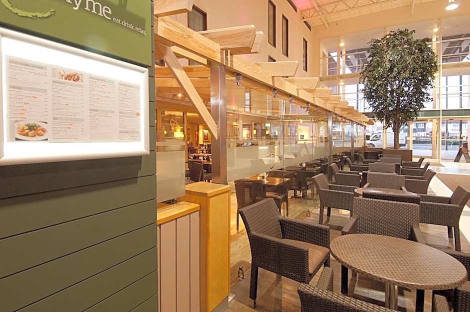 Premier Inn Lon Heathrow Airport T2 & T3 (Bath Rd)