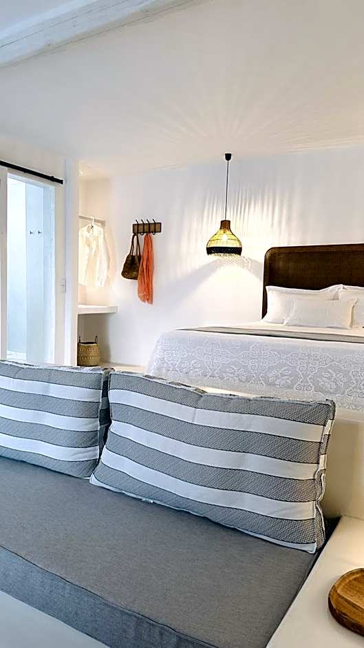 Myconian Theros Luxury Suites