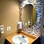 Travelodge by Wyndham Drummondville