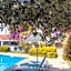 Moonshine Hotel & Suites