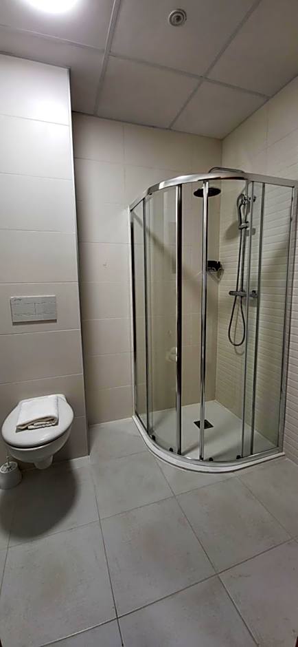 SQUARE HOTEL