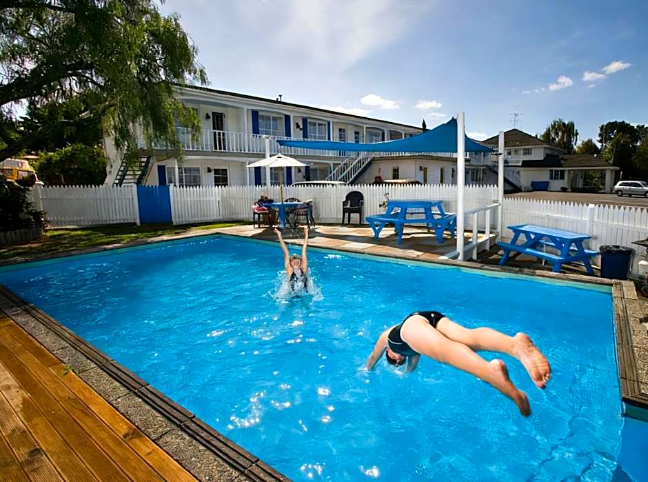 Boundary Court Motor Inn