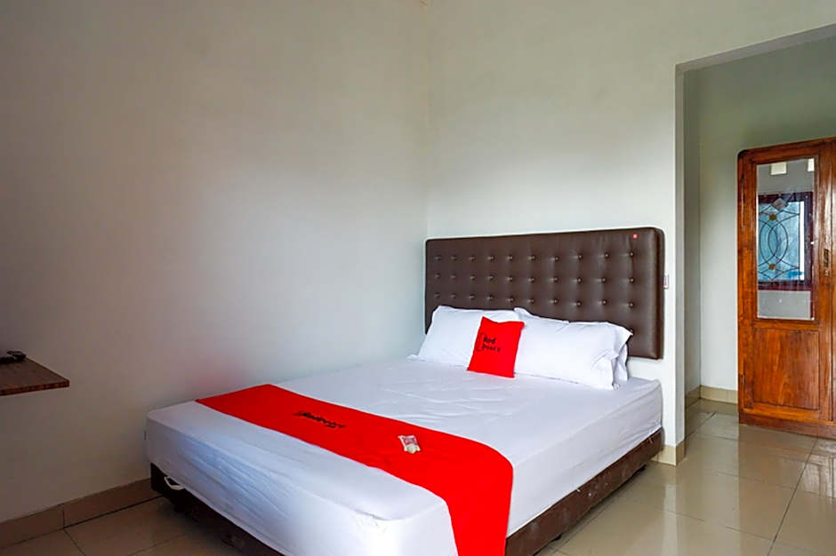 RedDoorz Syariah near UMS Solo - RSO Soeharso