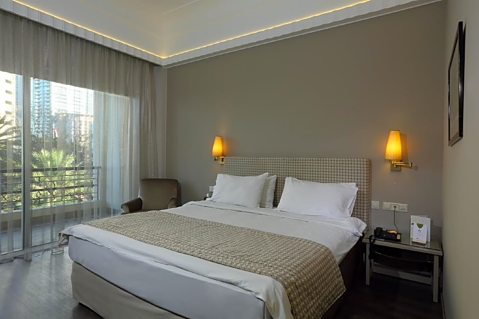 Warwick Palm Beach Hotel