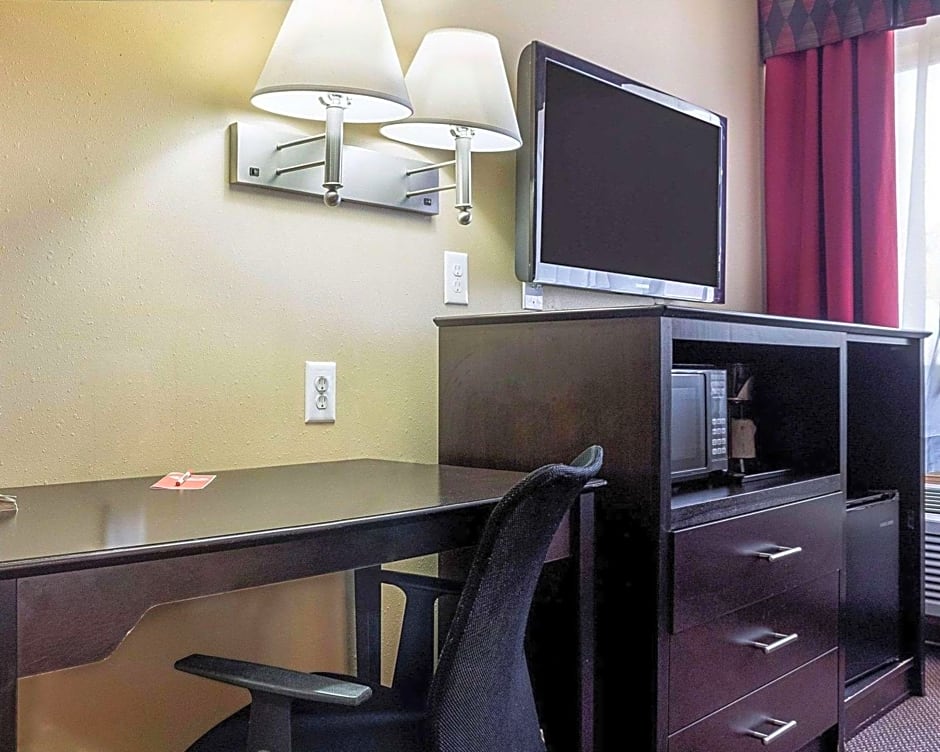 Econo Lodge Jamestown