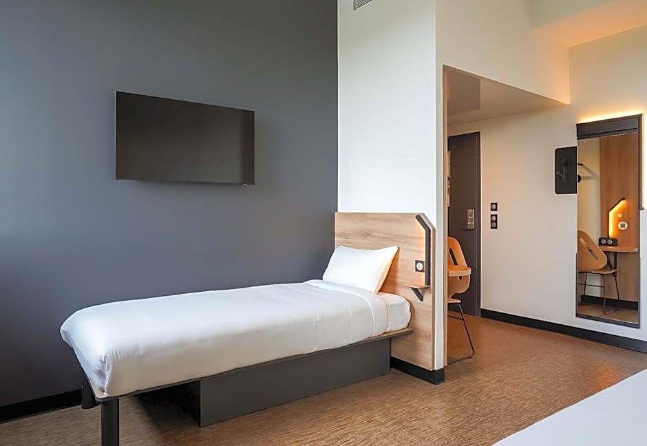 B&B HOTEL Paris Porte d'Orléans