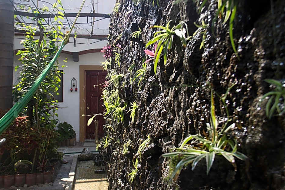 Las Mariposas Hotel & Studios