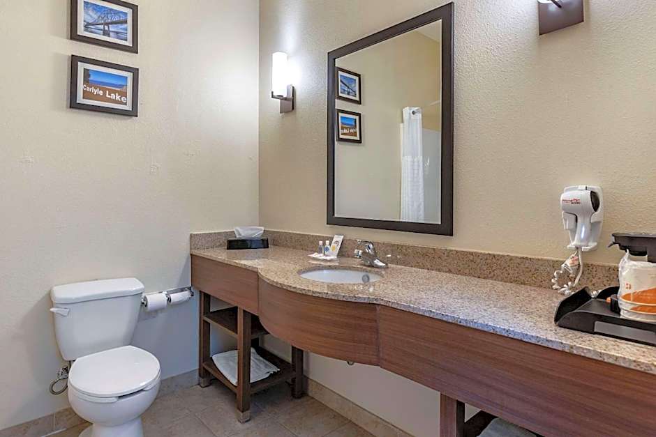 Comfort Inn & Suites Greenville I-70