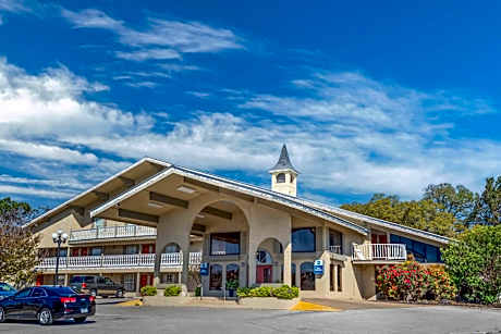 Best Western Sunday House Inn