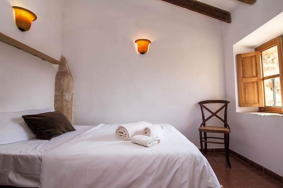 Petit Hotel Hostatgeria La Victoria