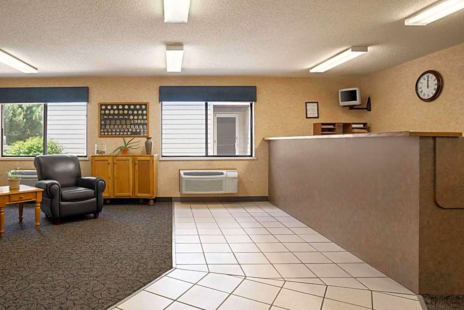 Travelodge by Wyndham Morrill