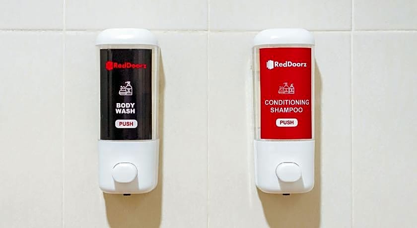 RedDoorz @ Tamarind Street Angeles City