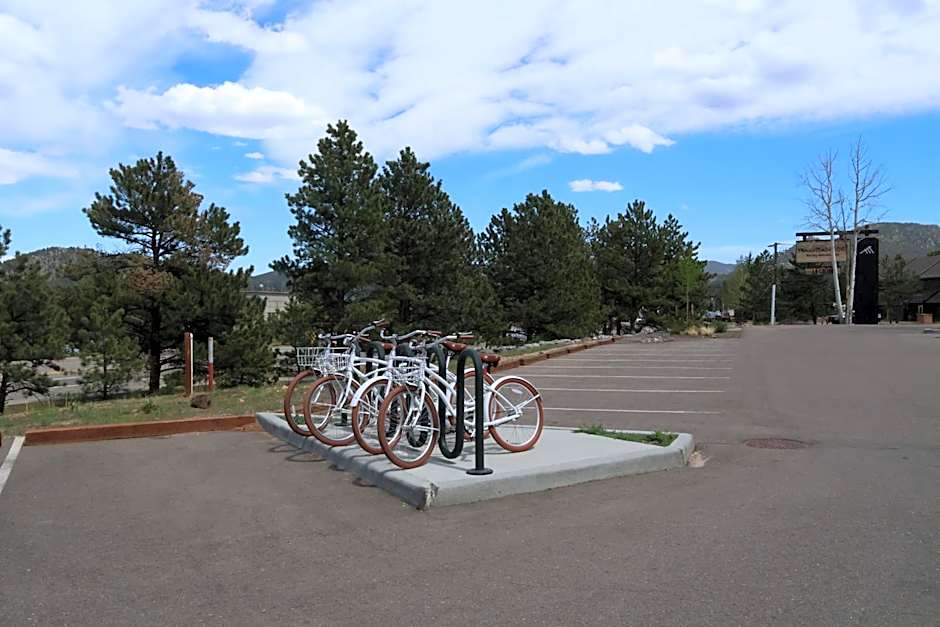 Trailhead Lodge