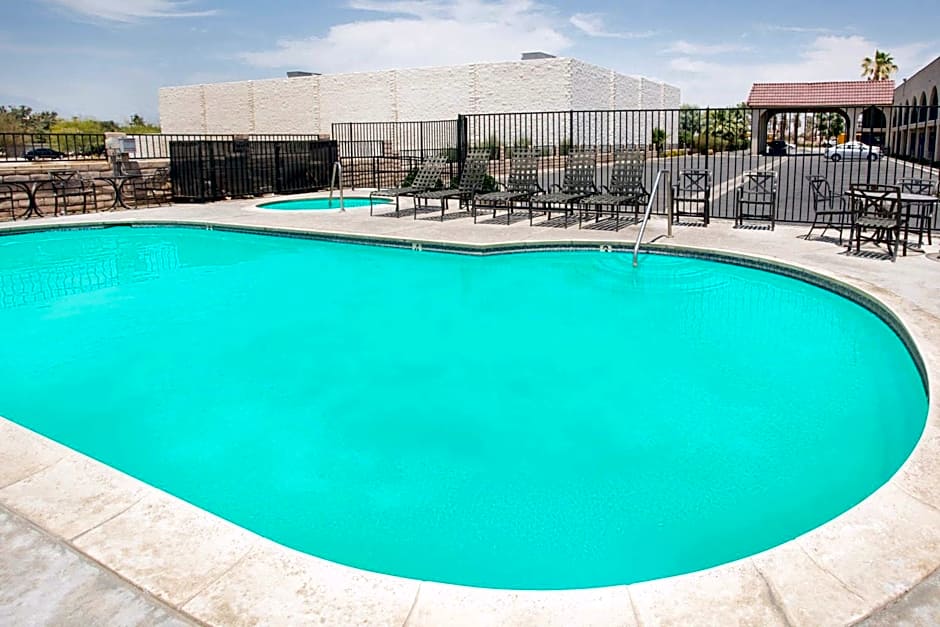 Travelodge by Wyndham Indio