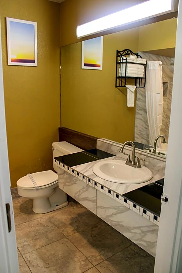 Days Inn by Wyndham Bend