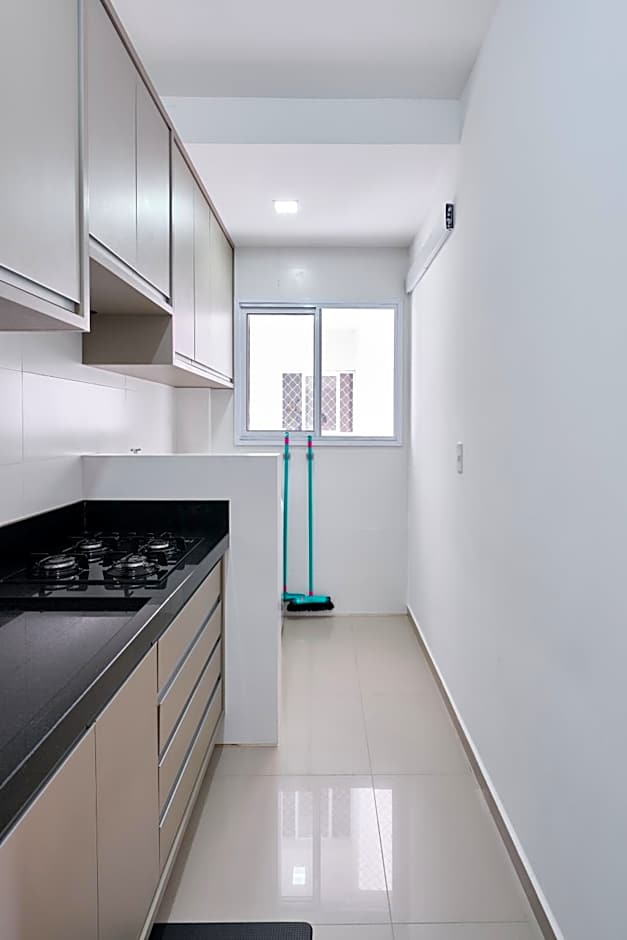 2 QUARTOS com Churrasqueira na Varanda, Piscina, Garagem interna, WiFi 500mbps, Ar Condicionado e Telas de Proteção