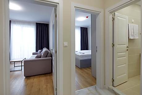 One-Bedroom Apartment with Pool View