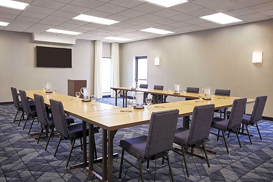 Courtyard by Marriott St Louis Downtown West