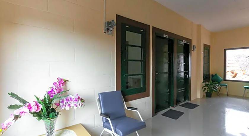 RedDoorz Syariah near Titik Nol Yogyakarta