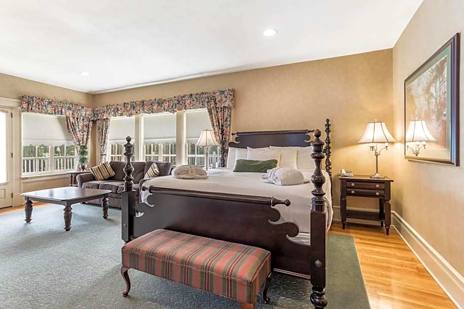 Traditions Hotel & Spa Johnson City - Binghamton, an Ascend Collection Hotel