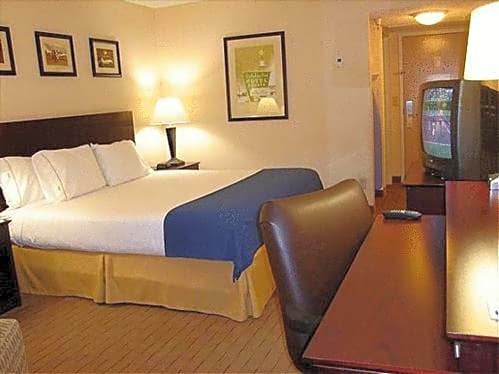 Holiday Inn Express Little Rock-Airport, an IHG Hotel