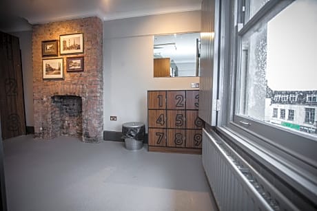 Private Room for 9 People