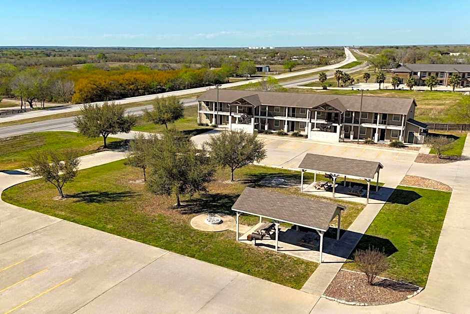 Eagle's Den Three Rivers Texas a Travelodge by Wyndham