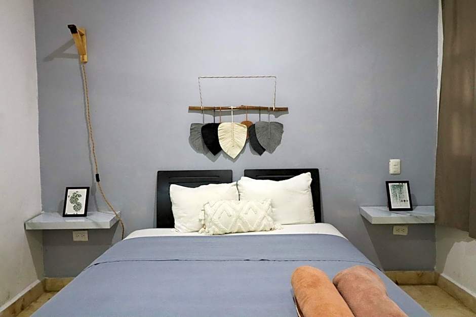 Cozy stay near 5th Ave and beach