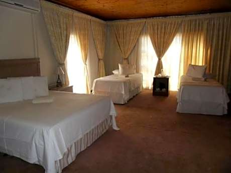 Deluxe Family Room