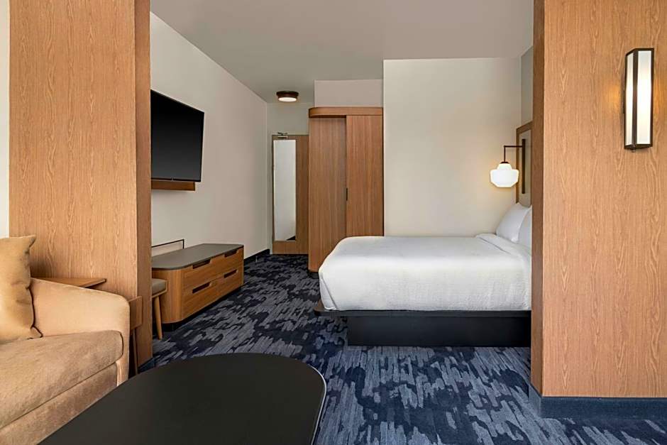Fairfield by Marriott Inn & Suites Kansas City at The Legends