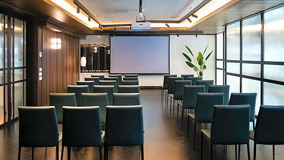 Gallery Hotel
