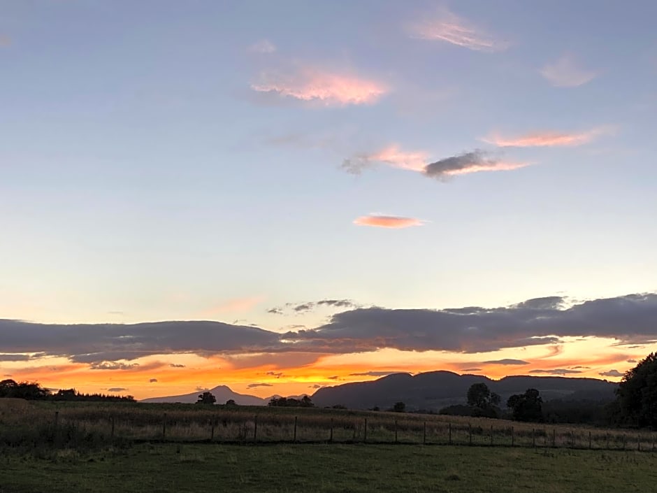 Trossachs Barn & Cabin - boutique B&B
