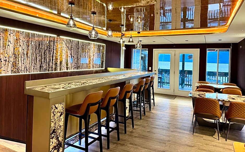 Lake View Suites