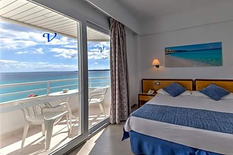 Triple Room with Sea View