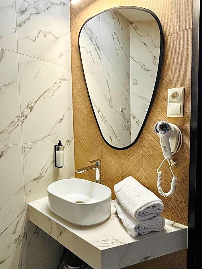 Hotel Fero Express POKOJE KLIMATYZOWANE AC