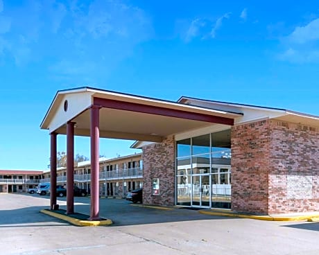 Econo Lodge Russellville I-40