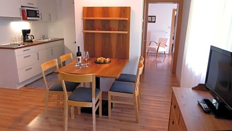 Apartment with Mountain View