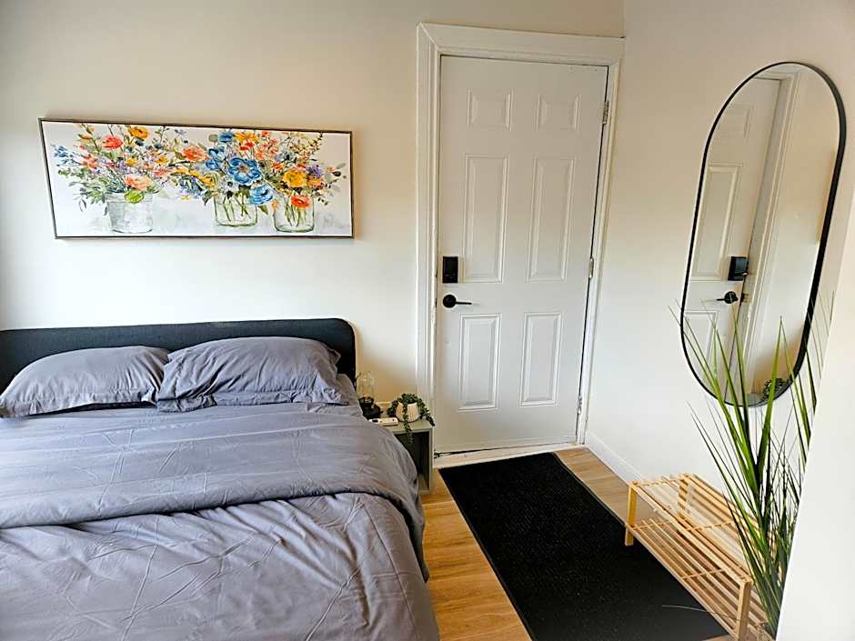 JstLikeHome - Old Ottawa Suite & Guesthouse