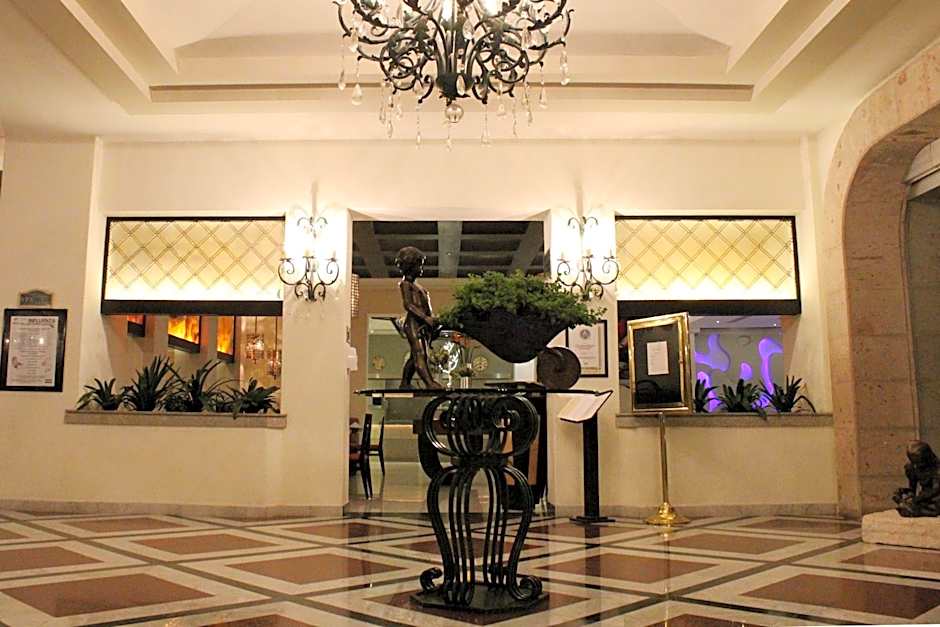 HS HOTSSON Hotel Leon