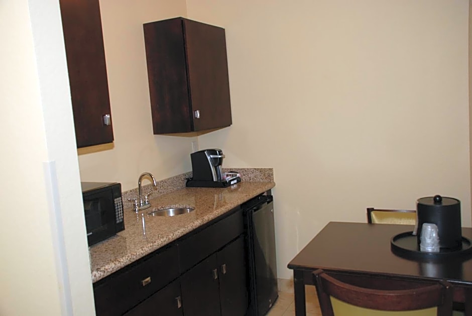 Holiday Inn Express & Suites Covington