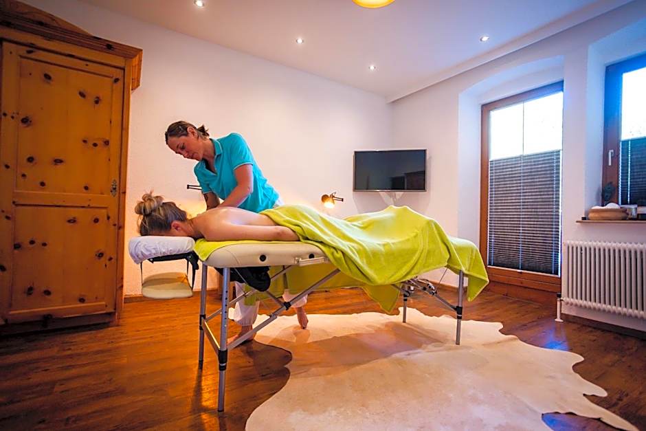 ALPENHOTEL TYROL - B&B - ADULTS ONLY - Alpines Lifestylehotel mit NaturSPA & Wellness