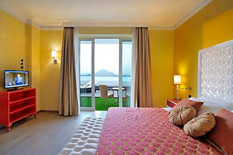 Suite with Spa Bath
