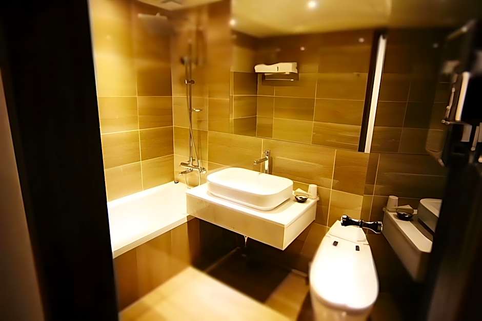 Benikea Chaeseokgang StarHills Hotel